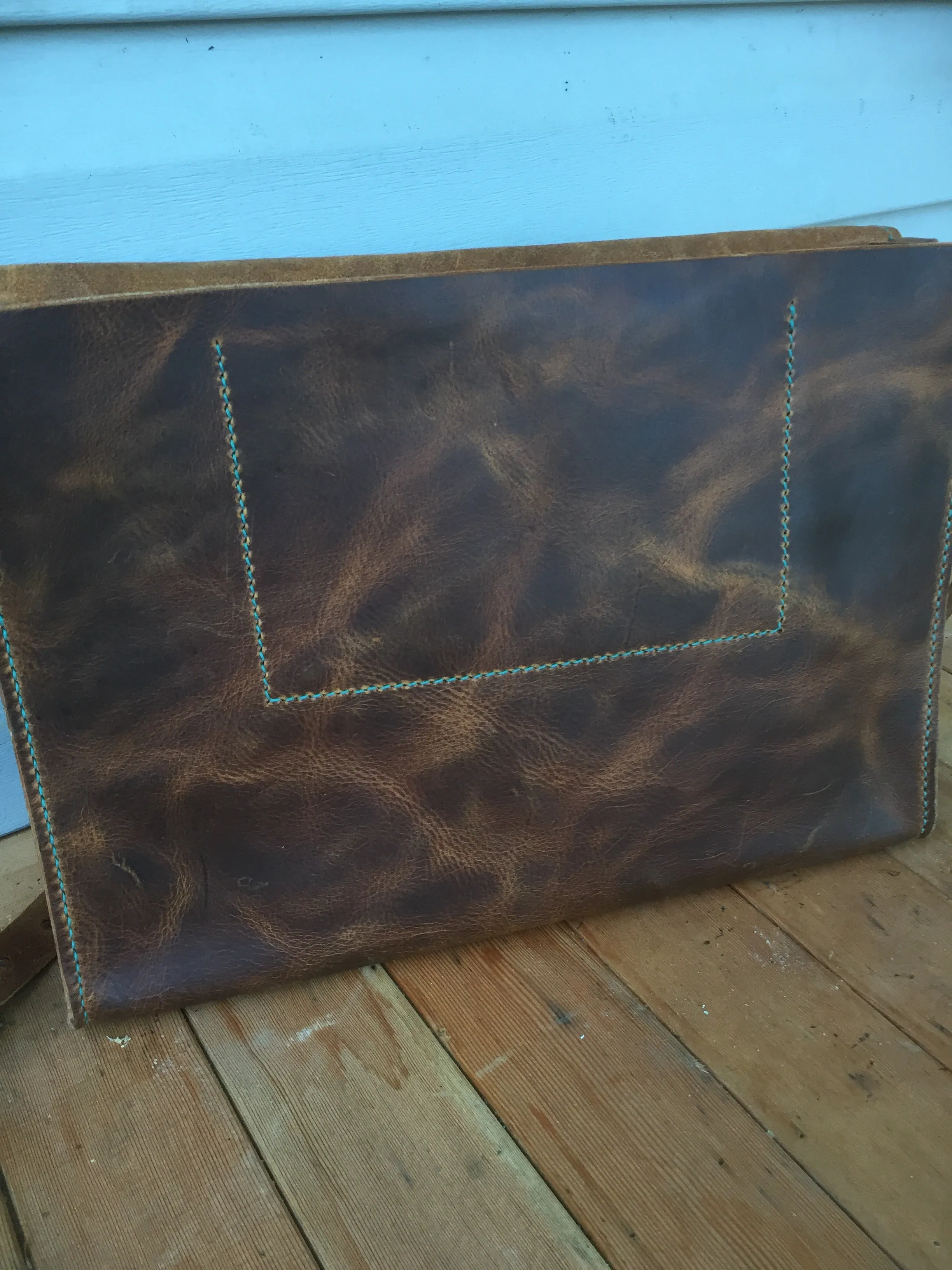 Tanis Messenger Bag